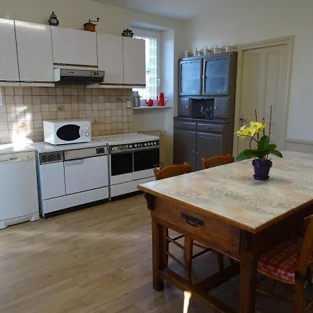 Centres, 5 Pieces, 6 Personnes - Fr-1-601-356 * Naucelle